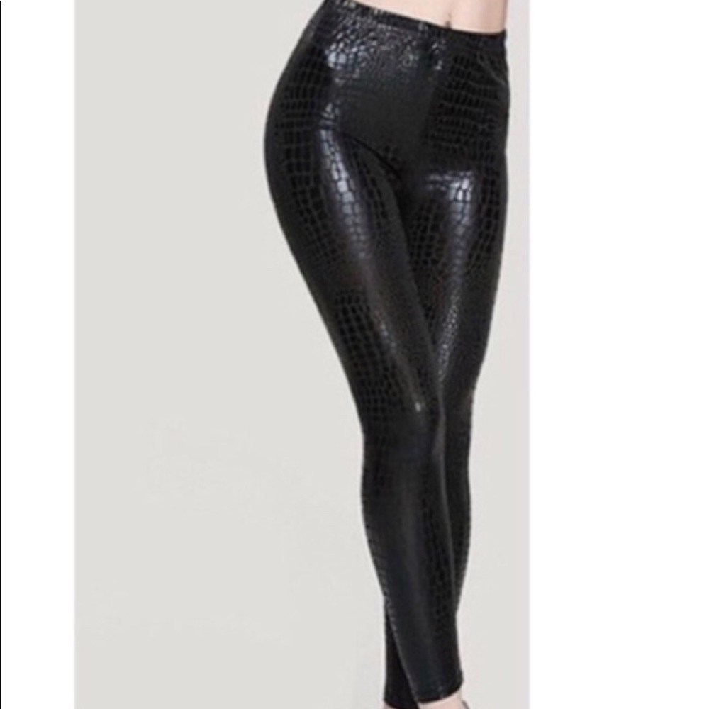 Kardashian Kollection black snake print leggings